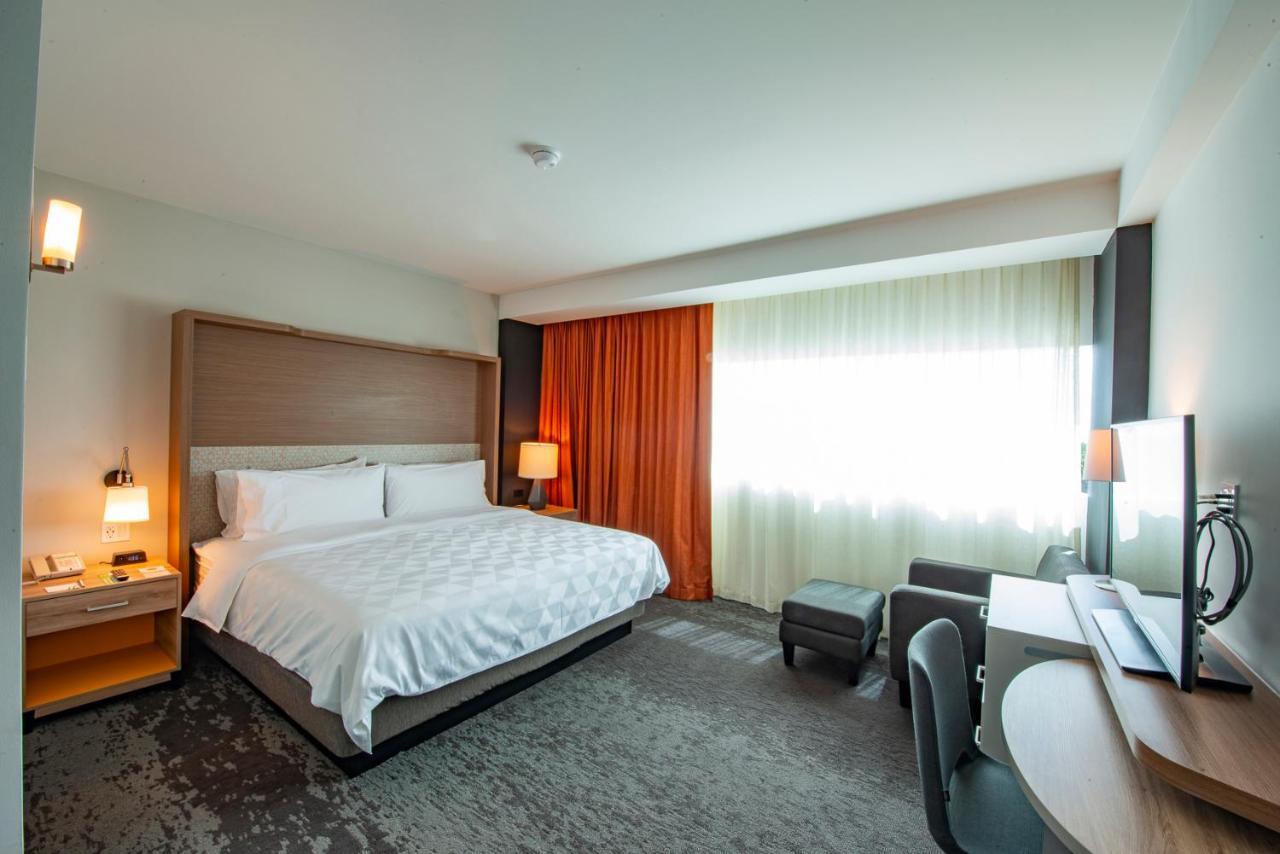 Holiday Inn & Suites - Merida La Isla By Ihg Room photo