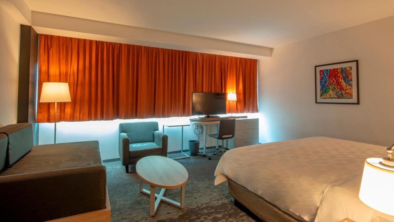 Holiday Inn & Suites - Merida La Isla By Ihg Exterior photo